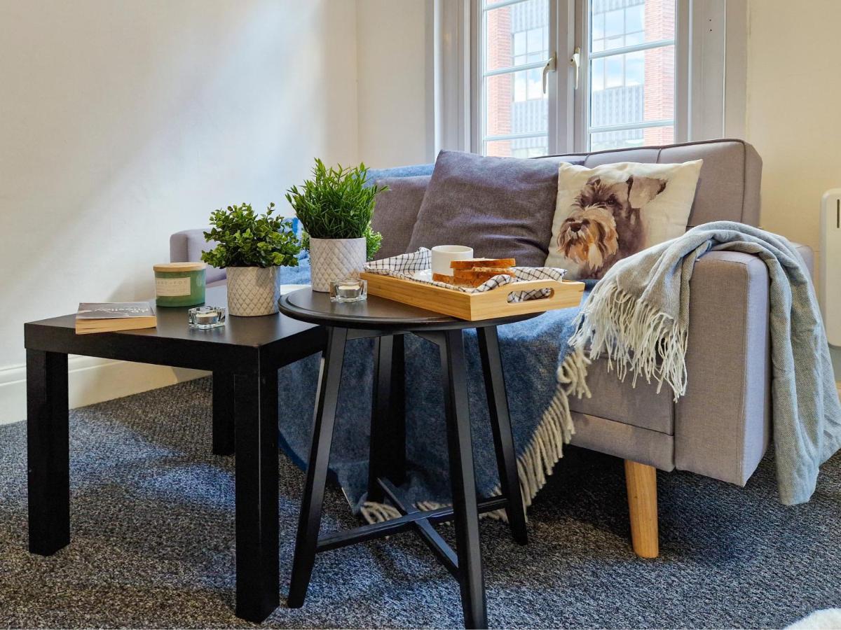 Spacious Room With Sofa Londýn Exteriér fotografie